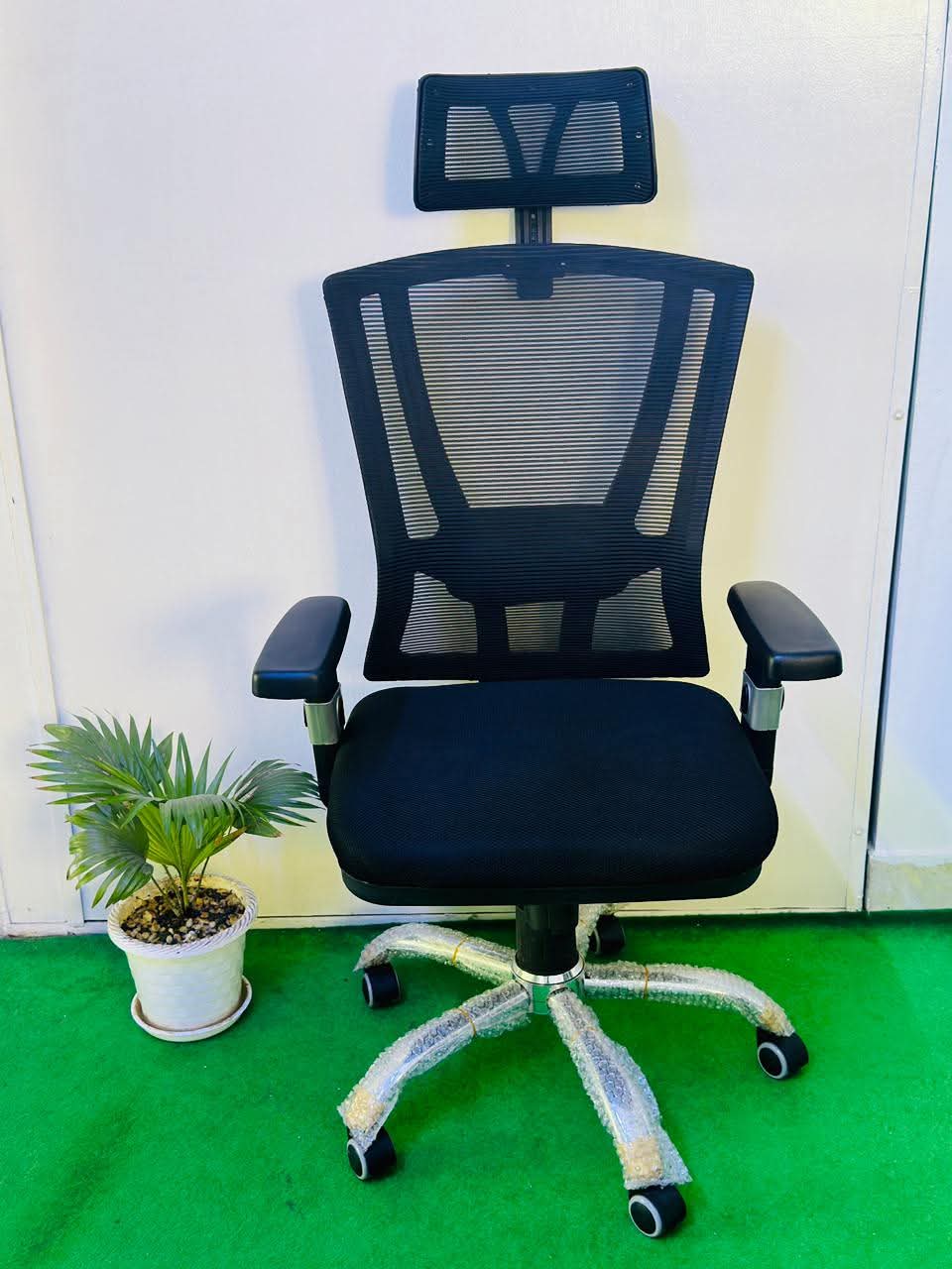 Headrest Boss Chair